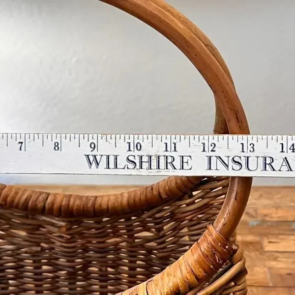 Large Vintage Wicker Basket with Wooden Handles Home Decor - Picture 6 of 12